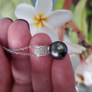 Gorgeous Tahitian Pearl with Diamonds Set in 14kt